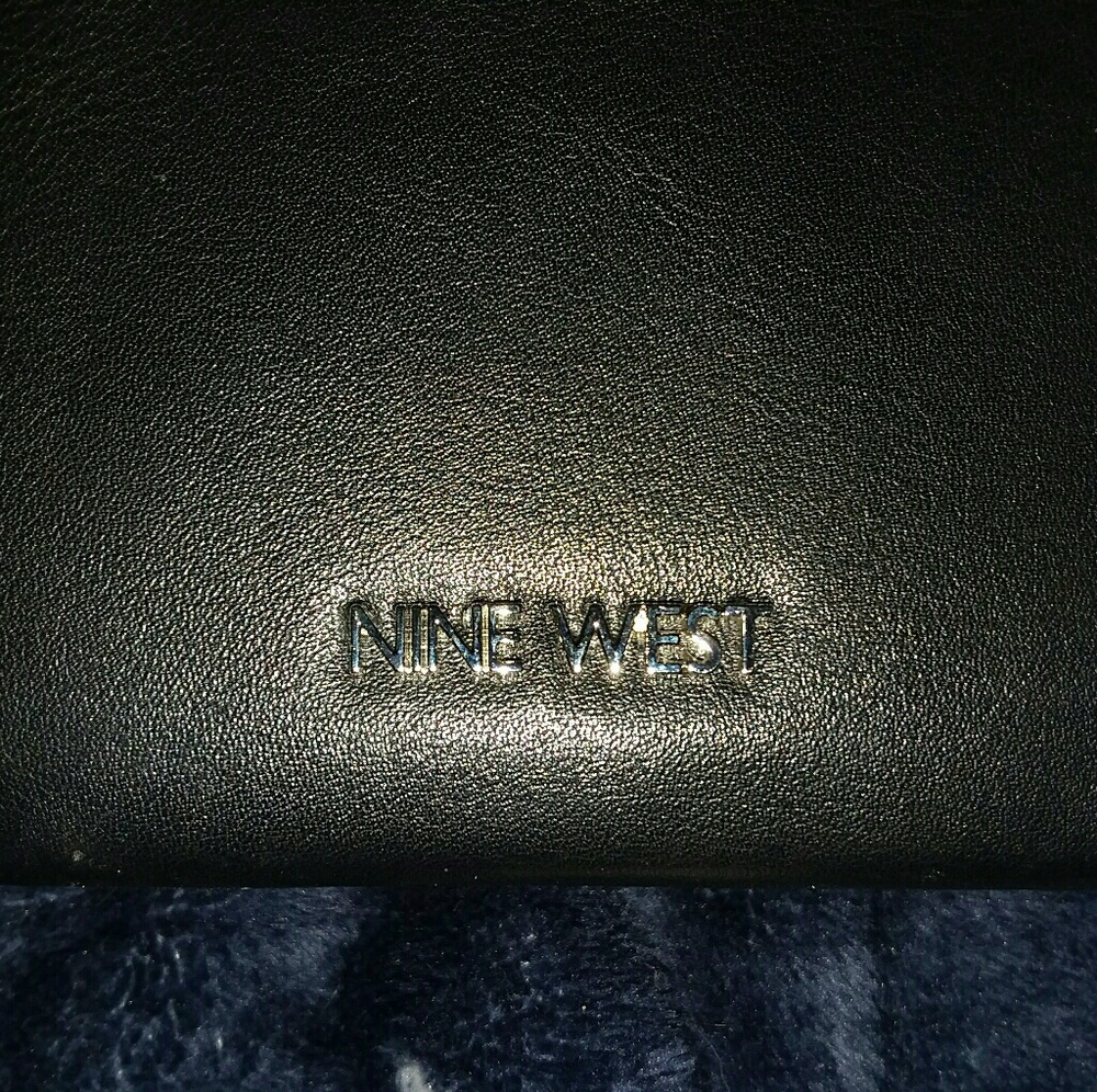 Brand NEW NINE WEST Wallet! - Picture 2 of 6